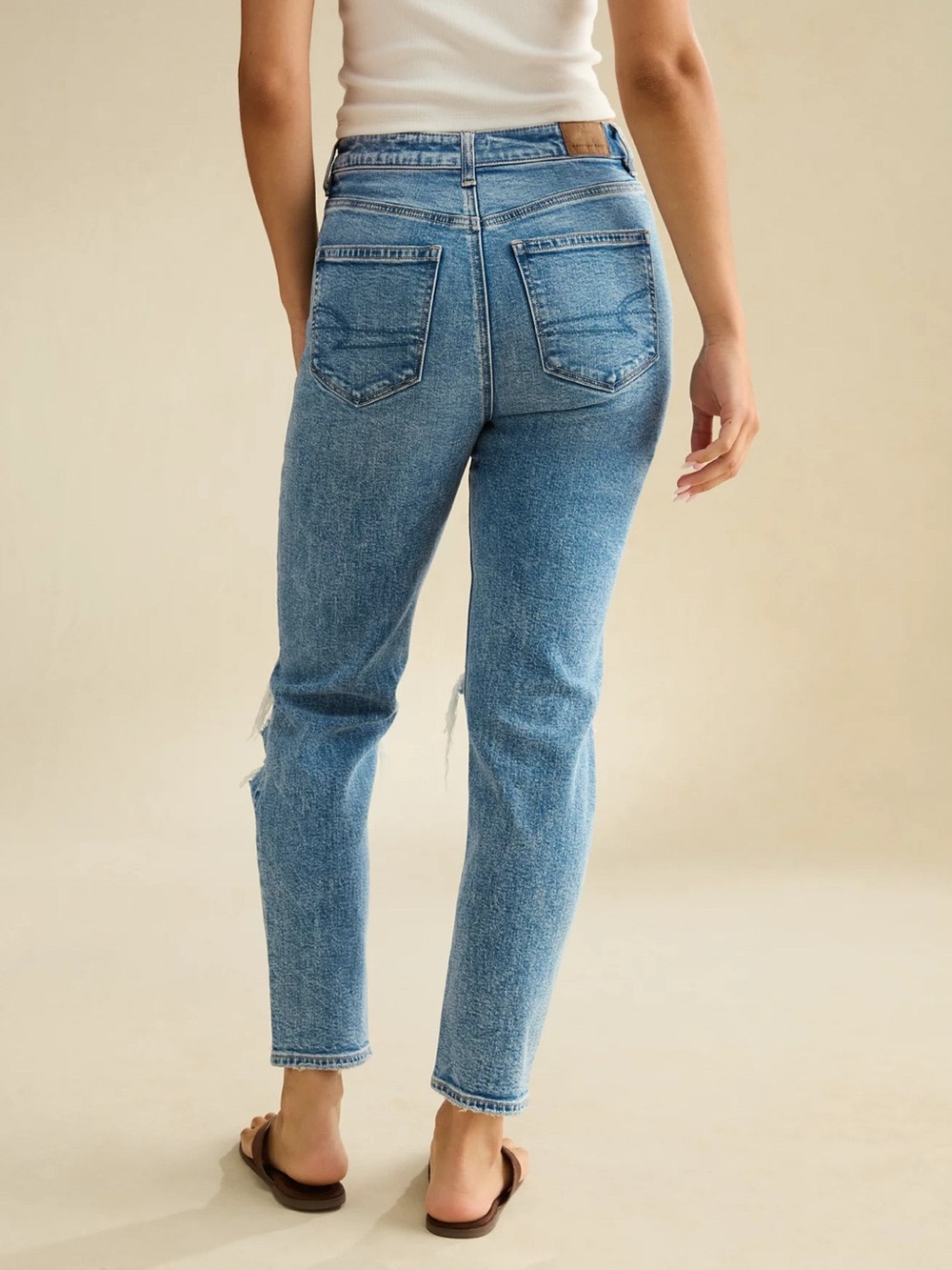 AE | NWT Mom Jeans Distressed Ripped High Rise Rigid Stretch Ankle Denim 4 Short - Picture 3 of 16